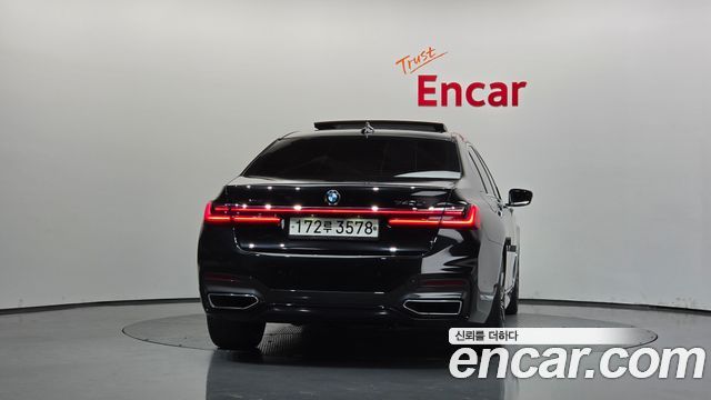 BMW 7-Series 740Li xDrive M Sport Package — пробег 100 105 км — фото 4 из 5