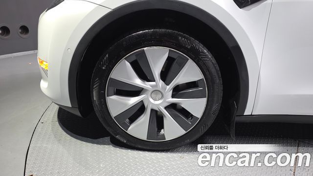 Tesla Model Y Long Range AWD — пробег 131 324 км — фото 5 из 5