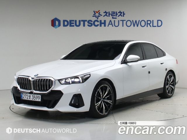 BMW 5-Series 530i xDrive M Sport — пробег 4 402 км — фото 1 из 5