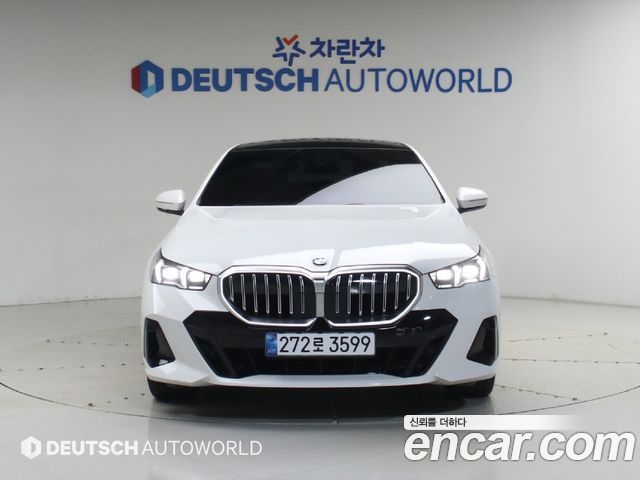 BMW 5-Series 530i xDrive M Sport — пробег 4 402 км — фото 3 из 5