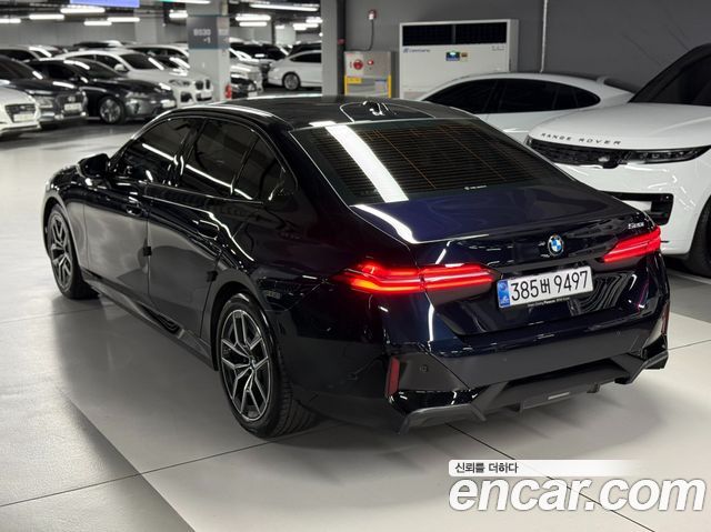 BMW 5-Series 520i M Sport — пробег 9 863 км — фото 4 из 5