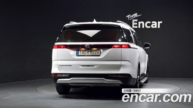 Kia Carnival из Кореи Encar