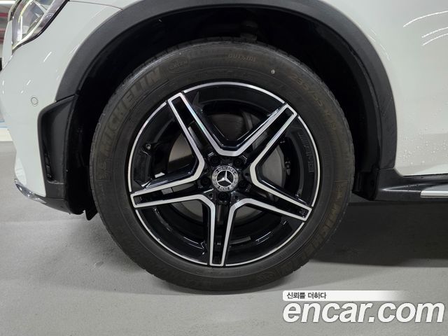 Mercedes-Benz GLC-Class GLC300 4MATIC Premium — пробег 35 381 км — фото 5 из 5