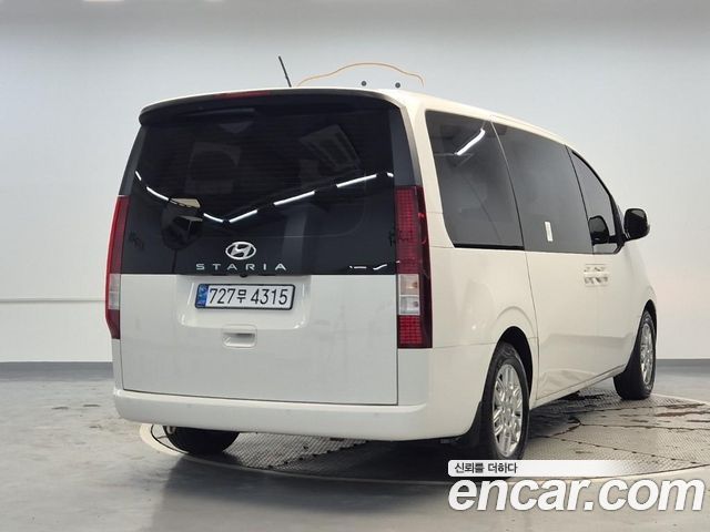 Hyundai Staria Tourer 11-Seater Modern — пробег 73 320 км — фото 3 из 5