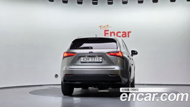 Lexus NX Supreme — пробег 120 170 км — фото 4 из 5