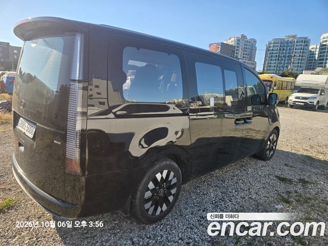Hyundai Staria HEV 1.6T Lounge 9-Seater Inspiration — пробег 13 700 км — фото 2 из 5