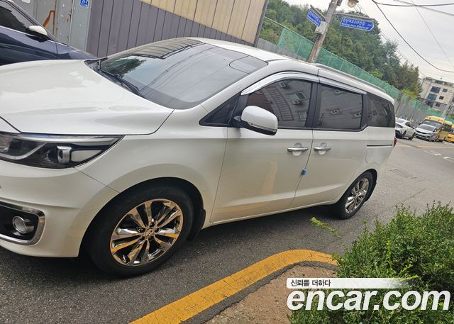 Kia Carnival 9-seater Prestige — пробег 271 600 км — фото 1 из 5
