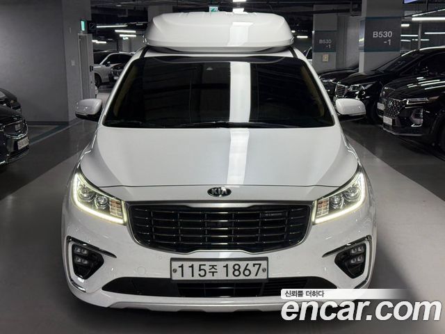Kia Carnival Gasoline 9-Seater Hi-Limousine Noblesse Special — пробег 185 332 км — фото 1 из 5