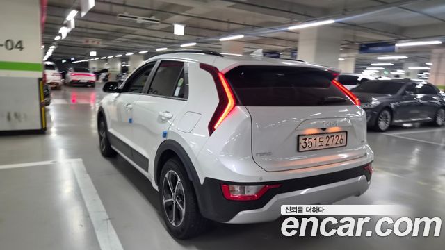 Kia Niro Prestige — пробег 71 753 км — фото 3 из 5