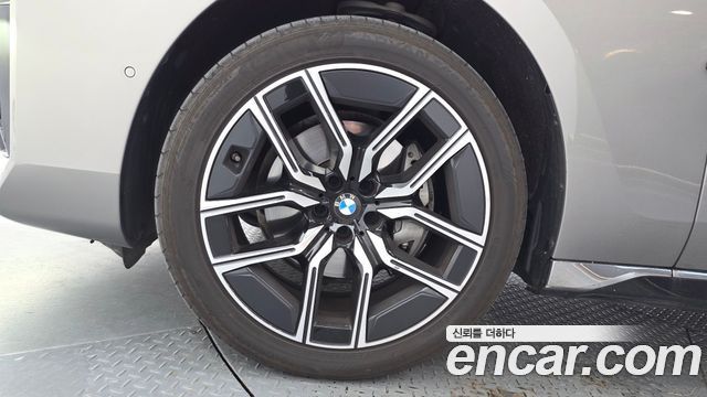 BMW 7-Series 740d xDrive M Sport — пробег 30 000 км — фото 5 из 5