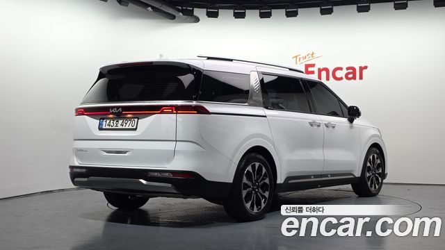 Kia Carnival Gasoline 7-Seater Signature — пробег 68 513 км — фото 2 из 5