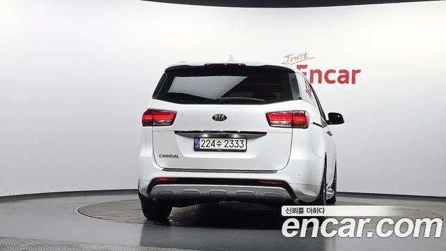 Kia Carnival из Кореи Encar