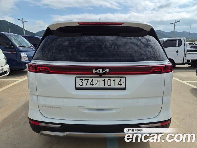 Kia Carnival Diesel 9-Seater Signature — пробег 75 420 км — фото 3 из 5