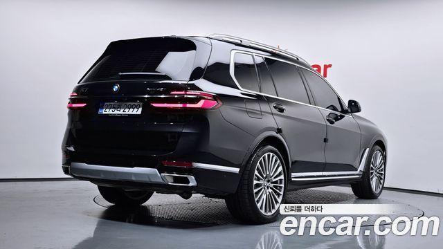 BMW X7 xDrive 40i Design Pure Excellence 7-Seater — пробег 10 071 км — фото 2 из 5