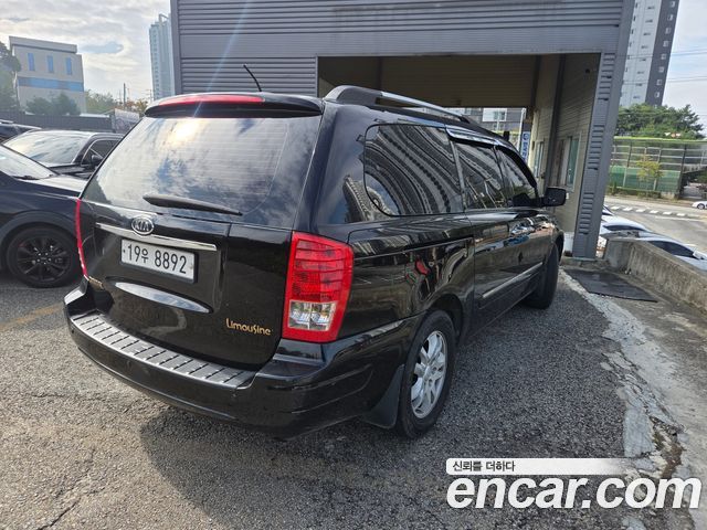 Kia Carnival New Carnival Limousine GLX High-Deluxe — пробег 250 000 км — фото 3 из 5