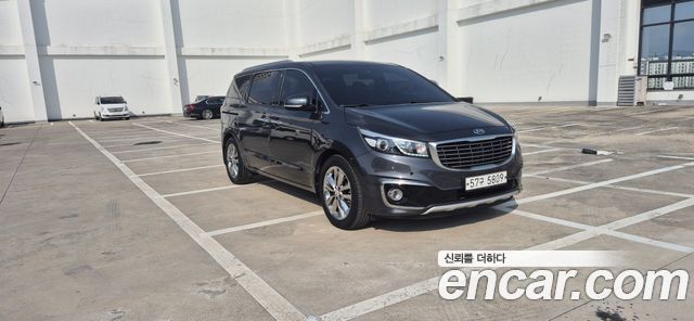 Kia Carnival 9-seater Prestige — пробег 125 000 км — фото 2 из 5