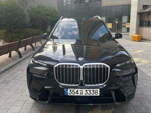 BMW X7 xDrive 40i M Sport 7STR — пробег 10 км — фото 2 из 5