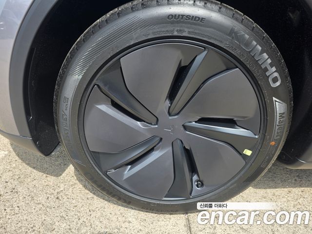 Tesla Model Y RWD — пробег 370 км — фото 5 из 5