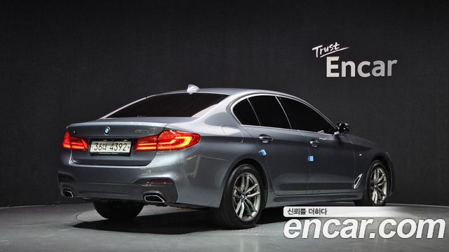 BMW 5-Series 520d xDrive M Sport Package Plus — пробег 102 856 км — фото 2 из 5