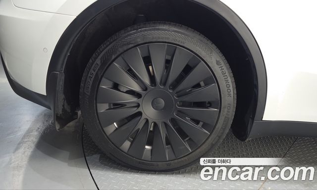 Tesla Model Y Long Range AWD — пробег 105 080 км — фото 5 из 5