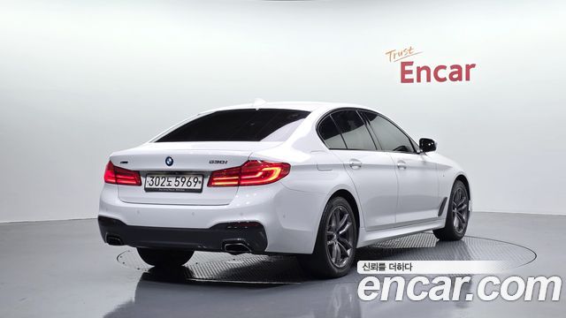 BMW 5-Series 530i xDrive M Sport Package Plus — пробег 176 147 км — фото 2 из 5