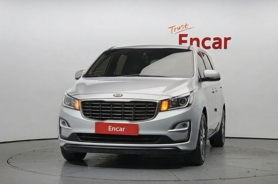 Kia Carnival 11-Seater Deluxe — пробег 86 023 км — фото 3 из 5