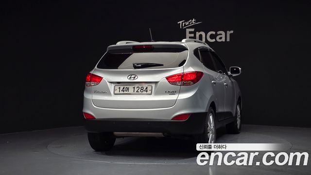 Hyundai Tucson Diesel 2WD LX20 Smart-Pack — пробег 114 053 км — фото 4 из 5