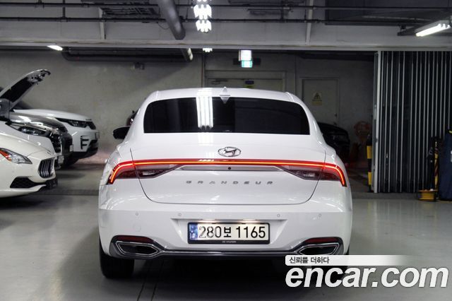 Hyundai Grandeur 2.5 Premium Choice — пробег 60 000 км — фото 5 из 5
