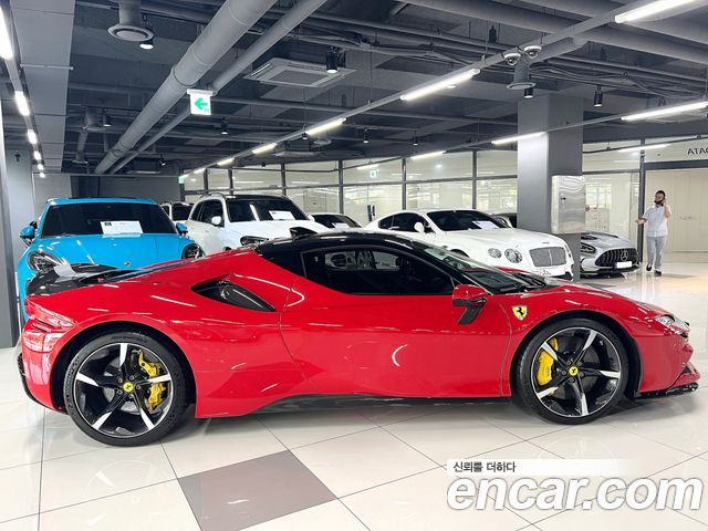 Ferrari SF90 4.0 — пробег 640 км — фото 2 из 5