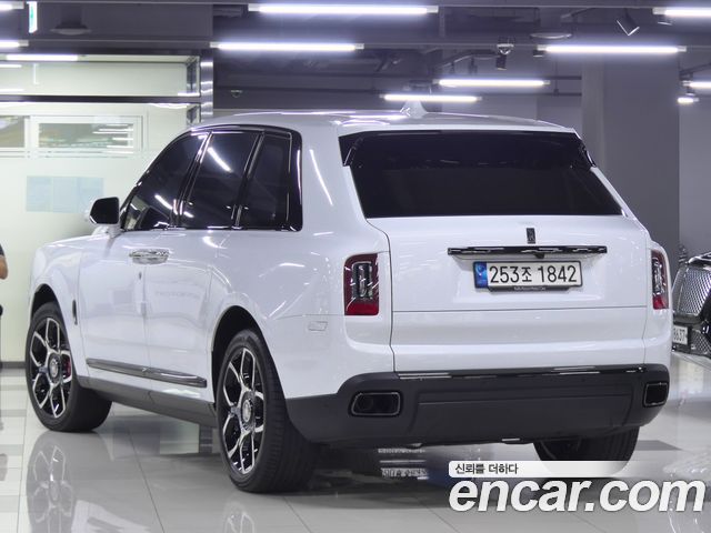 Rolls-Royce Cullinan 6.7 V12 Black Badge — пробег 5 100 км — фото 3 из 5