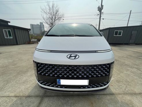 Hyundai Staria HEV 1.6 Lounge 9-Seater Inspiration — пробег 26 000 км — фото 3 из 5