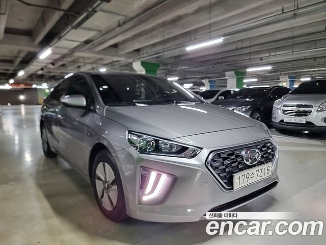 Hyundai Ioniq 1.6 HEV I — пробег 40 443 км — фото 2 из 5