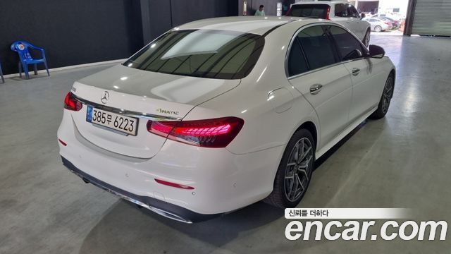 Mercedes-Benz E-Class E220d 4MATIC AMG Line — пробег 45 000 км — фото 3 из 5