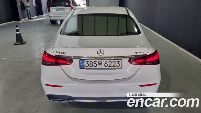 Mercedes-Benz E-Class E220d 4MATIC AMG Line — пробег 45 000 км — фото 4 из 5