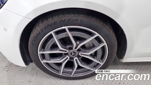 Mercedes-Benz E-Class E220d 4MATIC AMG Line — пробег 45 000 км — фото 5 из 5