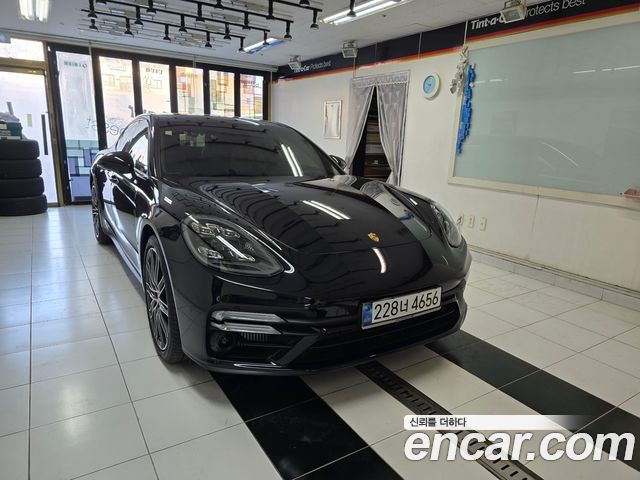 Porsche Panamera 2.9 AWD Platinum Edition — пробег 15 000 км — фото 1 из 5