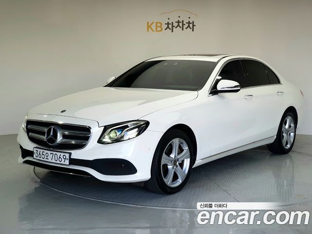 Mercedes-Benz E-Class E220d Avantgarde — пробег 90 443 км — фото 1 из 5