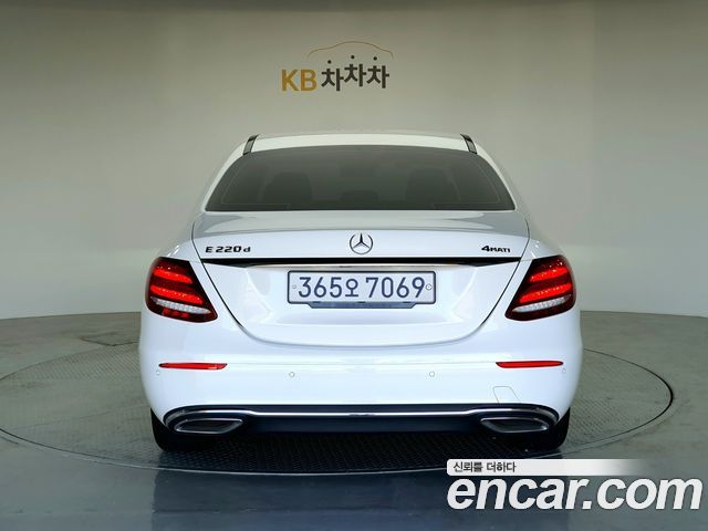 Mercedes-Benz E-Class E220d Avantgarde — пробег 90 443 км — фото 3 из 5