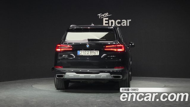 BMW X5 xDrive 40i xLine — пробег 69 138 км — фото 4 из 5
