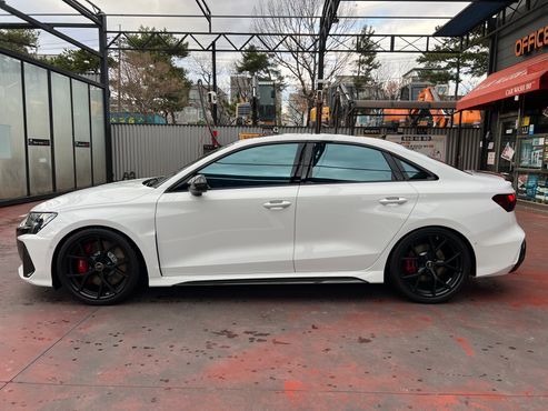 Audi RS3 2.5 TFSI Quattro Carbon Edition — пробег 3 500 км — фото 5 из 5