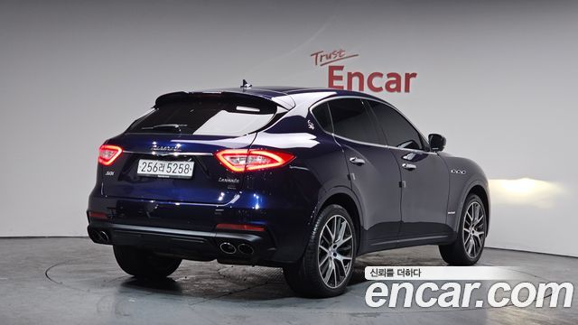 Maserati Levante из Кореи Encar