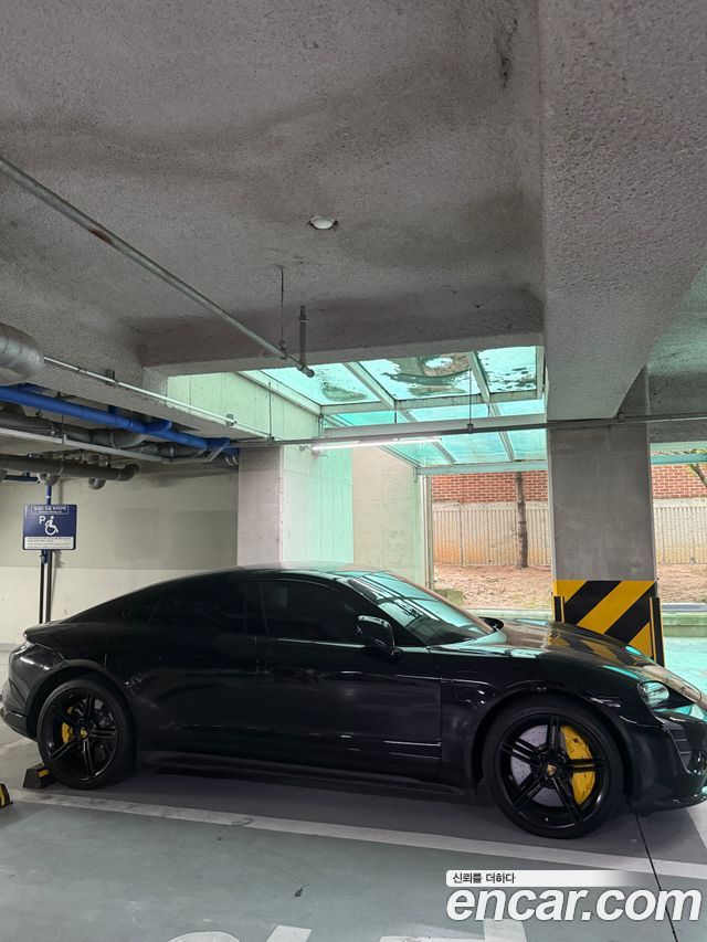 Porsche Taycan из Кореи Encar