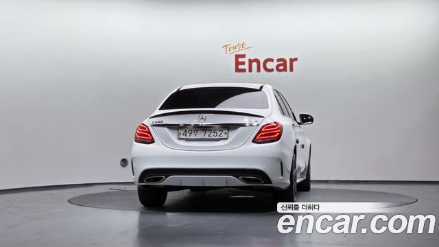 Mercedes-Benz C-Class C200 4MATIC AMG Line — пробег 135 835 км — фото 4 из 5