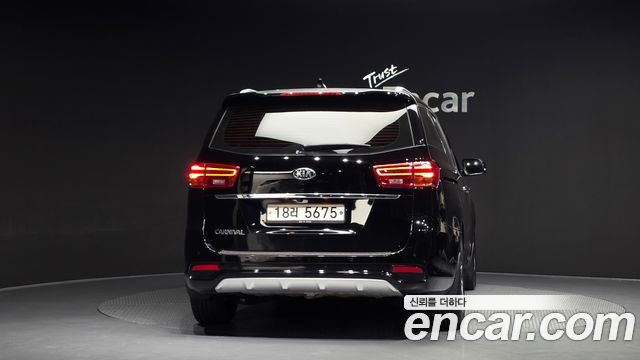 Kia Carnival из Кореи Encar