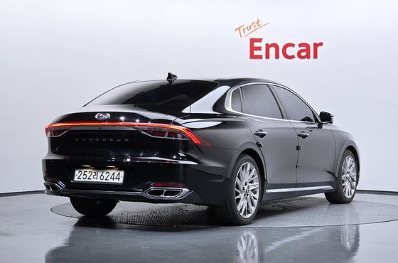 Hyundai Grandeur 3.3 Calligraphy — пробег 69 002 км — фото 2 из 5