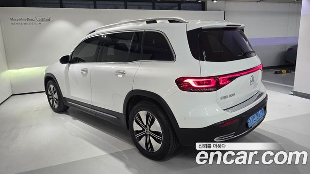 Mercedes-Benz EQB из Кореи Encar