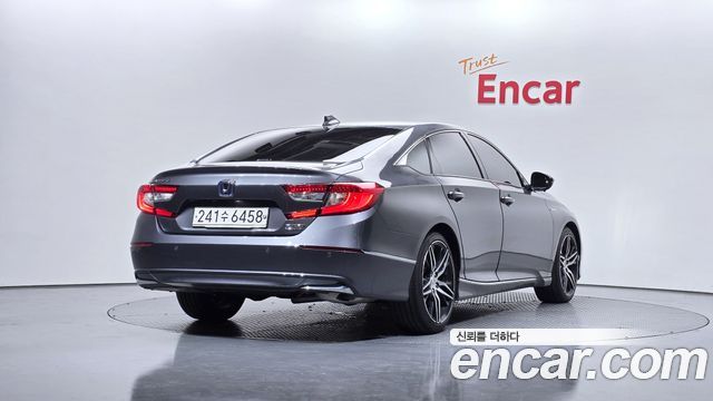 Honda Accord 2.0 Hybrid Touring — пробег 88 504 км — фото 2 из 5
