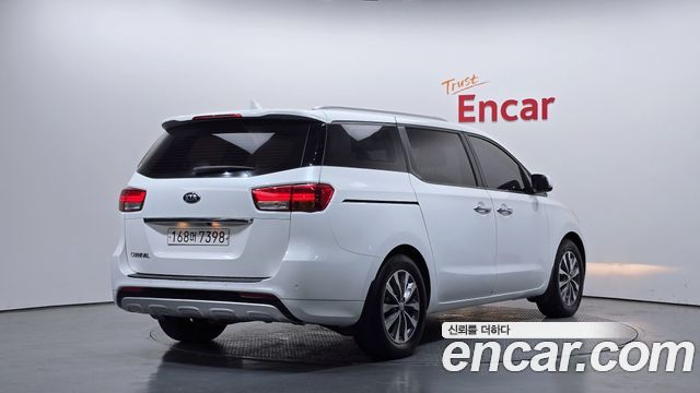Kia Carnival из Кореи Encar