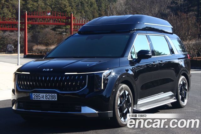 Kia Carnival Diesel 9-Seater Hi Limousine Signature — пробег 43 000 км — фото 1 из 5