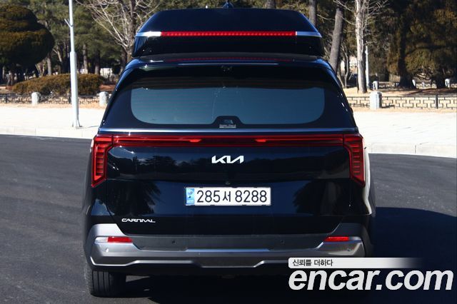 Kia Carnival Diesel 9-Seater Hi Limousine Signature — пробег 43 000 км — фото 4 из 5